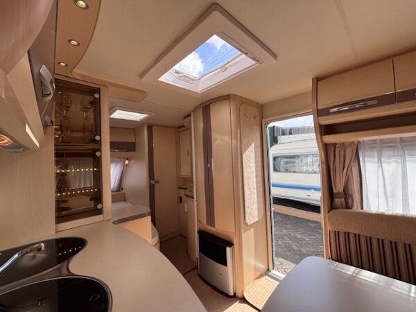 Hobby La Vita 460 UFE bj.2010 MOVER, VOORTENT!!! - Afbeelding 8