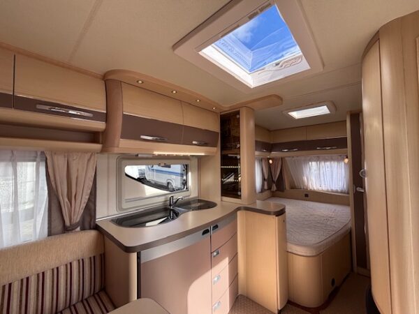Hobby La Vita 460 UFE bj.2010 MOVER, VOORTENT!!! - Afbeelding 9