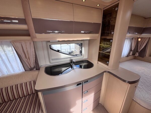 Hobby La Vita 460 UFE bj.2010 MOVER, VOORTENT!!! - Afbeelding 12