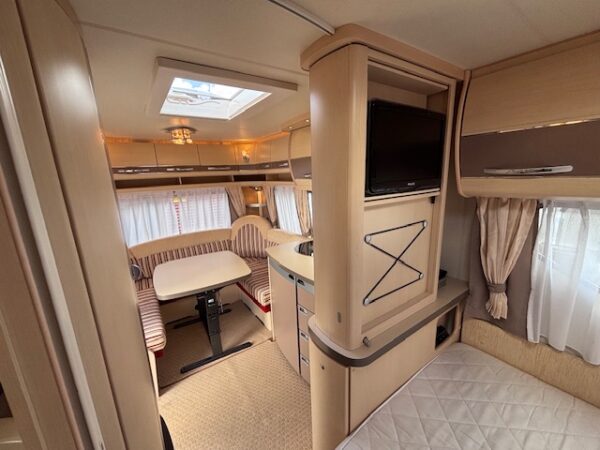 Hobby La Vita 460 UFE bj.2010 MOVER, VOORTENT!!! - Afbeelding 18