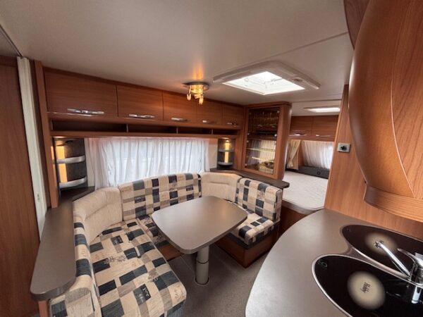 Hobby De Luxe 560KMFE bj.2010, 6 PERSOONS, MOVER en VOORTENT - Afbeelding 5