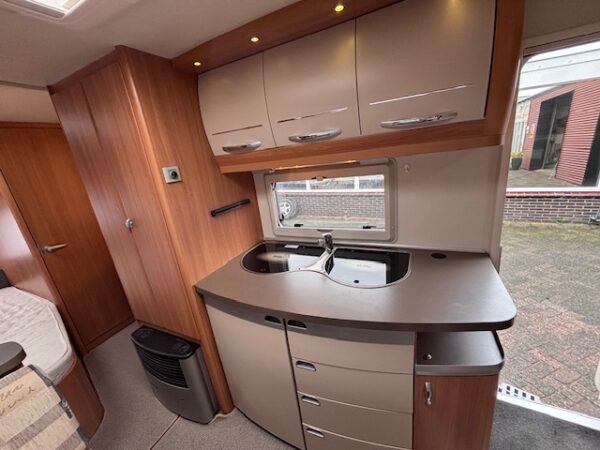 Hobby De Luxe 560KMFE bj.2010, 6 PERSOONS, MOVER en VOORTENT - Afbeelding 11