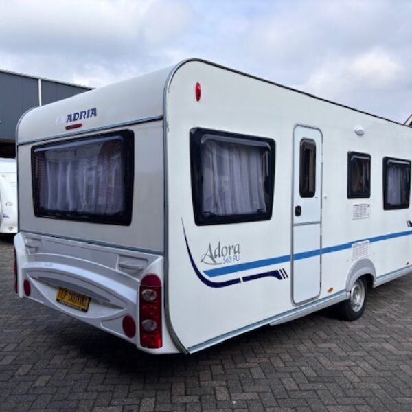 Adria Adora 563 PU bj.2009 QUEENSBED, VOORTENT!!!