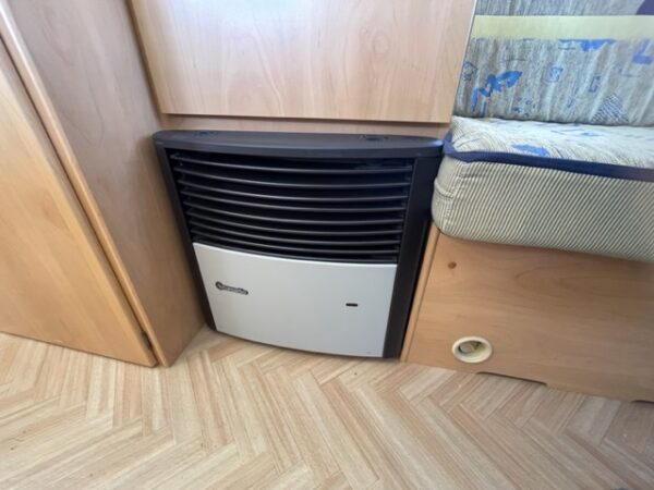 Bürstner Fun 480 TK bj.2002 met STAPELBED, 6PERSOON - Afbeelding 23
