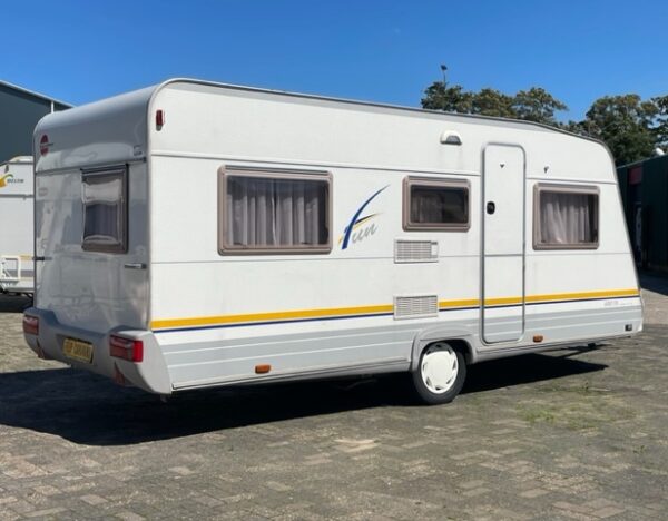 Bürstner Fun 480 TK bj.2002 met STAPELBED, 6PERSOON - Afbeelding 3
