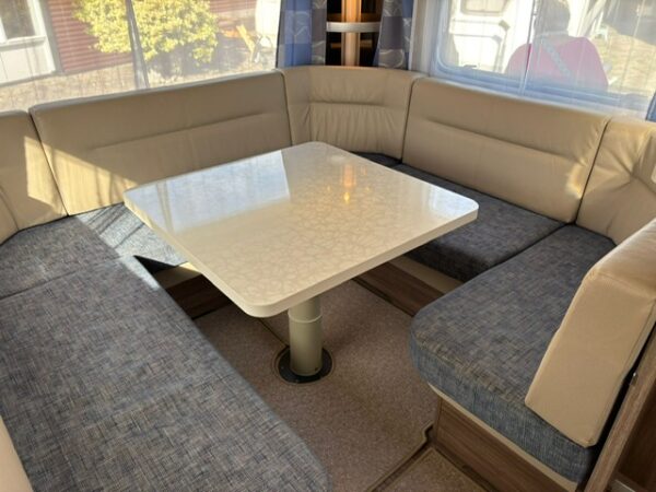 Hobby De Luxe 560 CFE bj.2014 met mover en voortent - Afbeelding 8