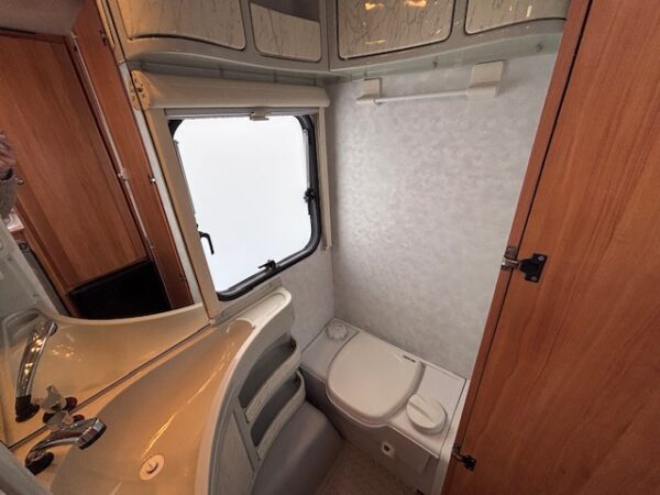 Adria Adiva 432 PS bj.2003 met MOVER en VOORTENT!!! - Afbeelding 15