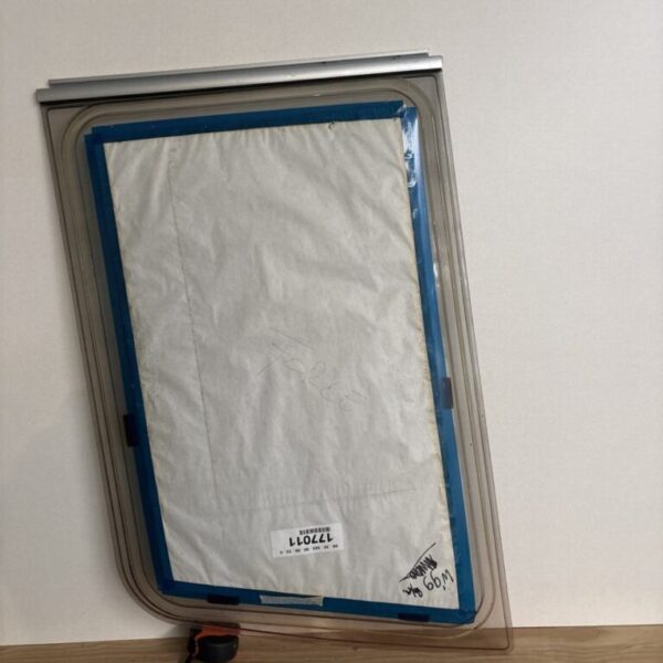 Engelse caravan Voorraam 55 x 76 / 87 cm
